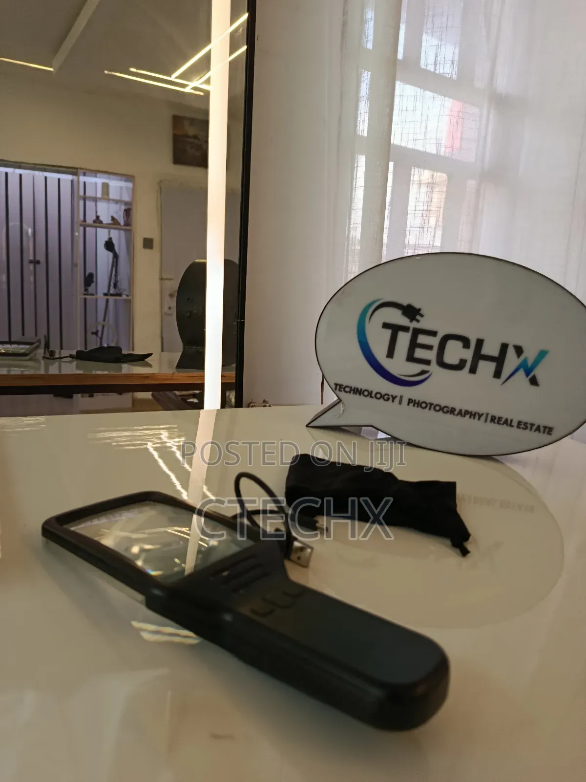 Illuminated Anti-Glare Magnifier