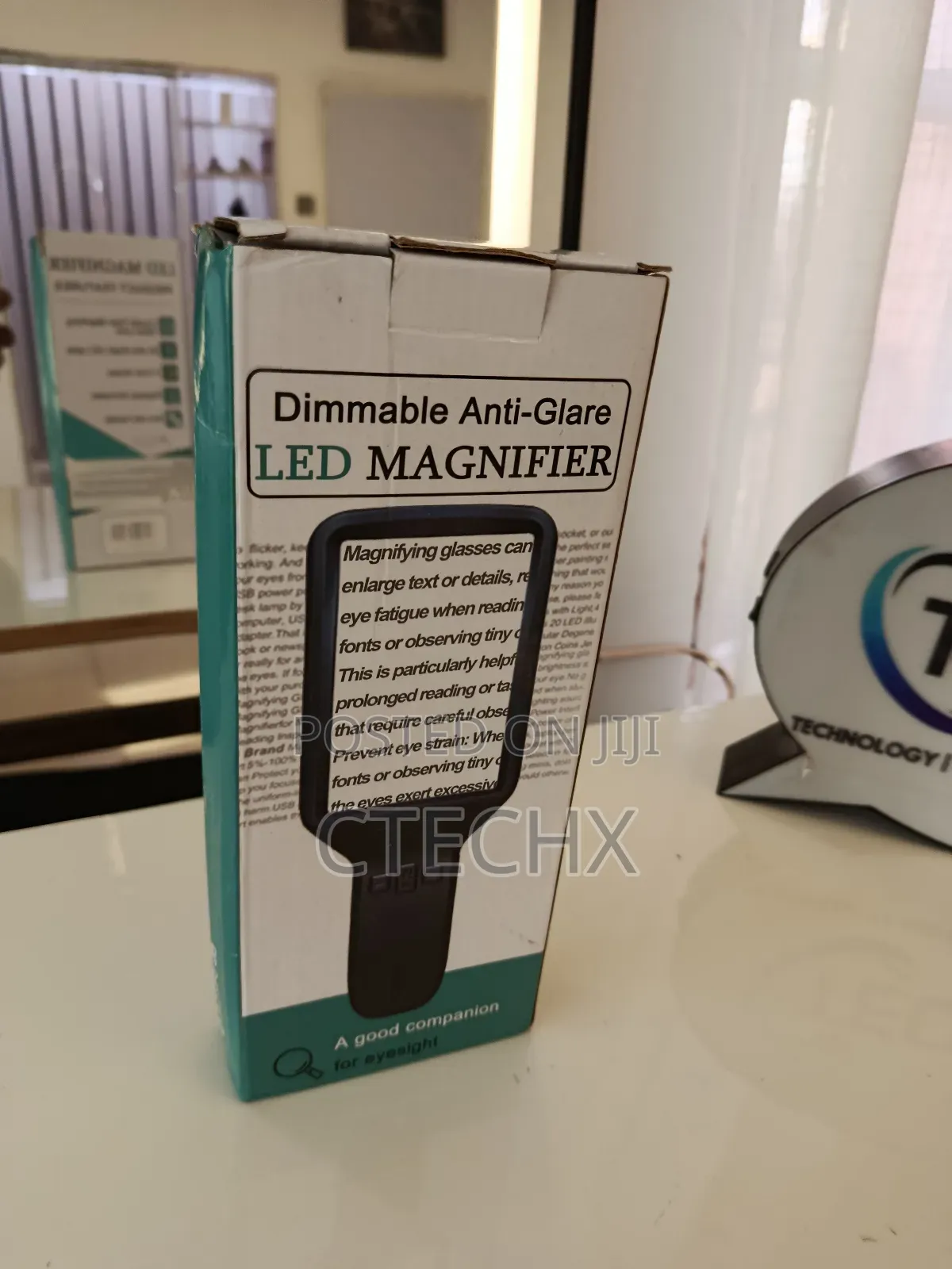 Illuminated Anti-Glare Magnifier