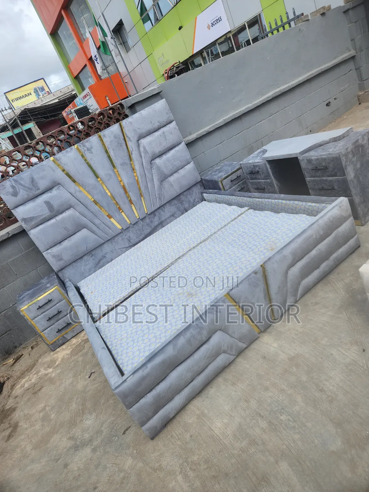 Neatly Padded 6by6 Executive Bed Stand.