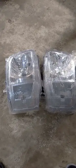 Set Of Head Light For Hiace 2010
