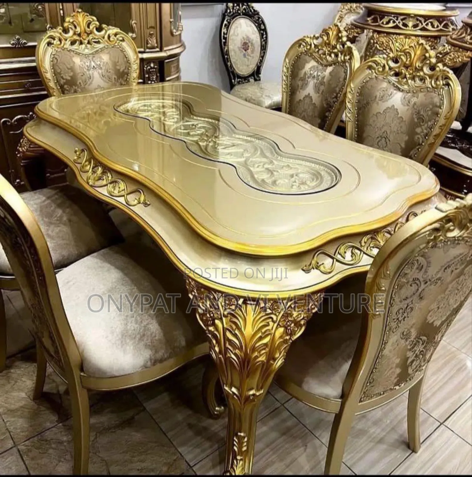 Royal Dinning by 6