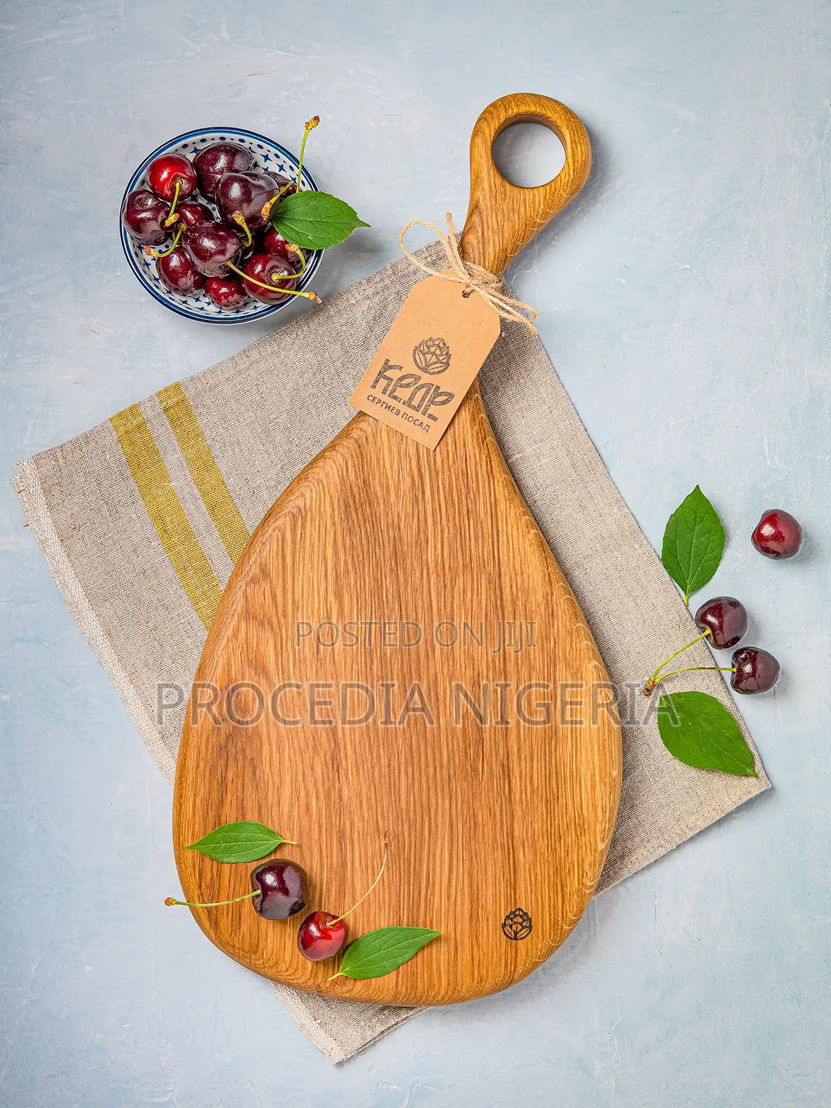 Leaf-Shaped Wooden Serving Board – 35cm