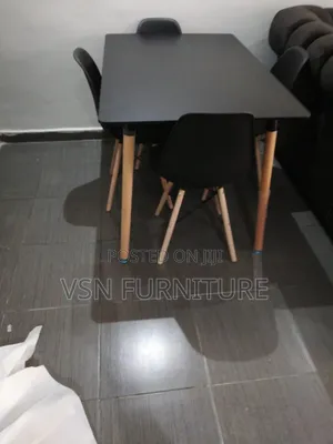 Dinning With Four Chairs