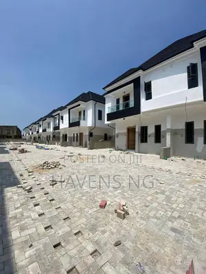 4bdrm Duplex in Ikota for sale