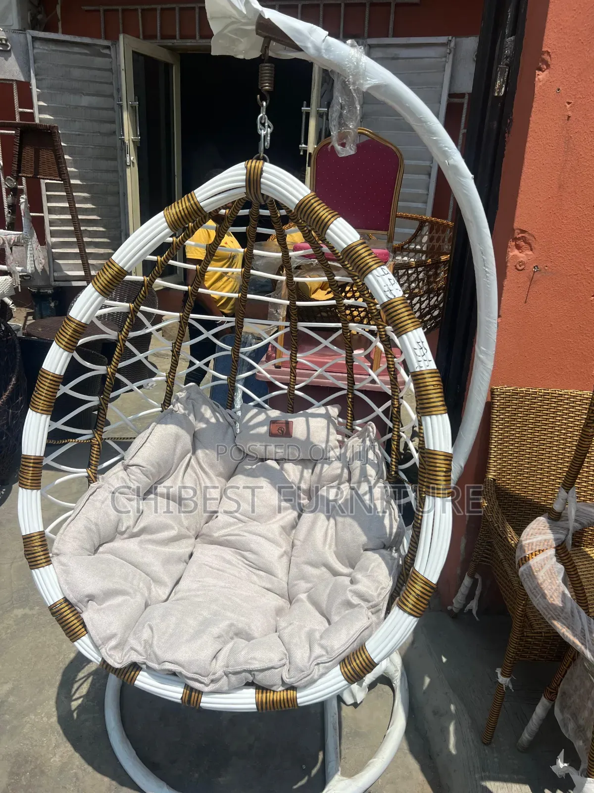 Standard Luxury Basket Chair.