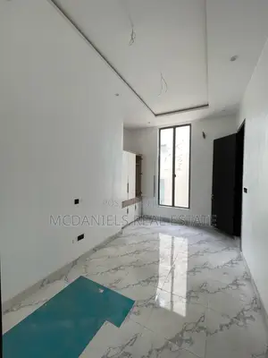 5bdrm Duplex in Osapa london for sale