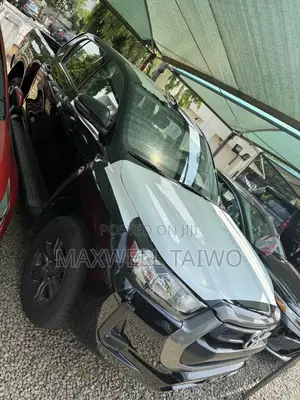 New Toyota Hilux 2024 Black