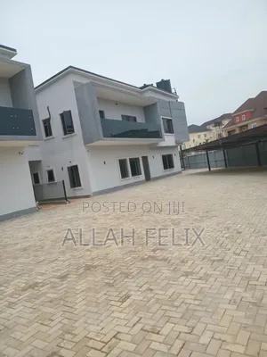 5bdrm Duplex in Jahi for sale