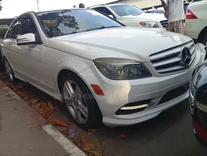 Mercedes-Benz C300 Luxury Sedan RWD (3.0L 6cyl 7A) 2011 White
