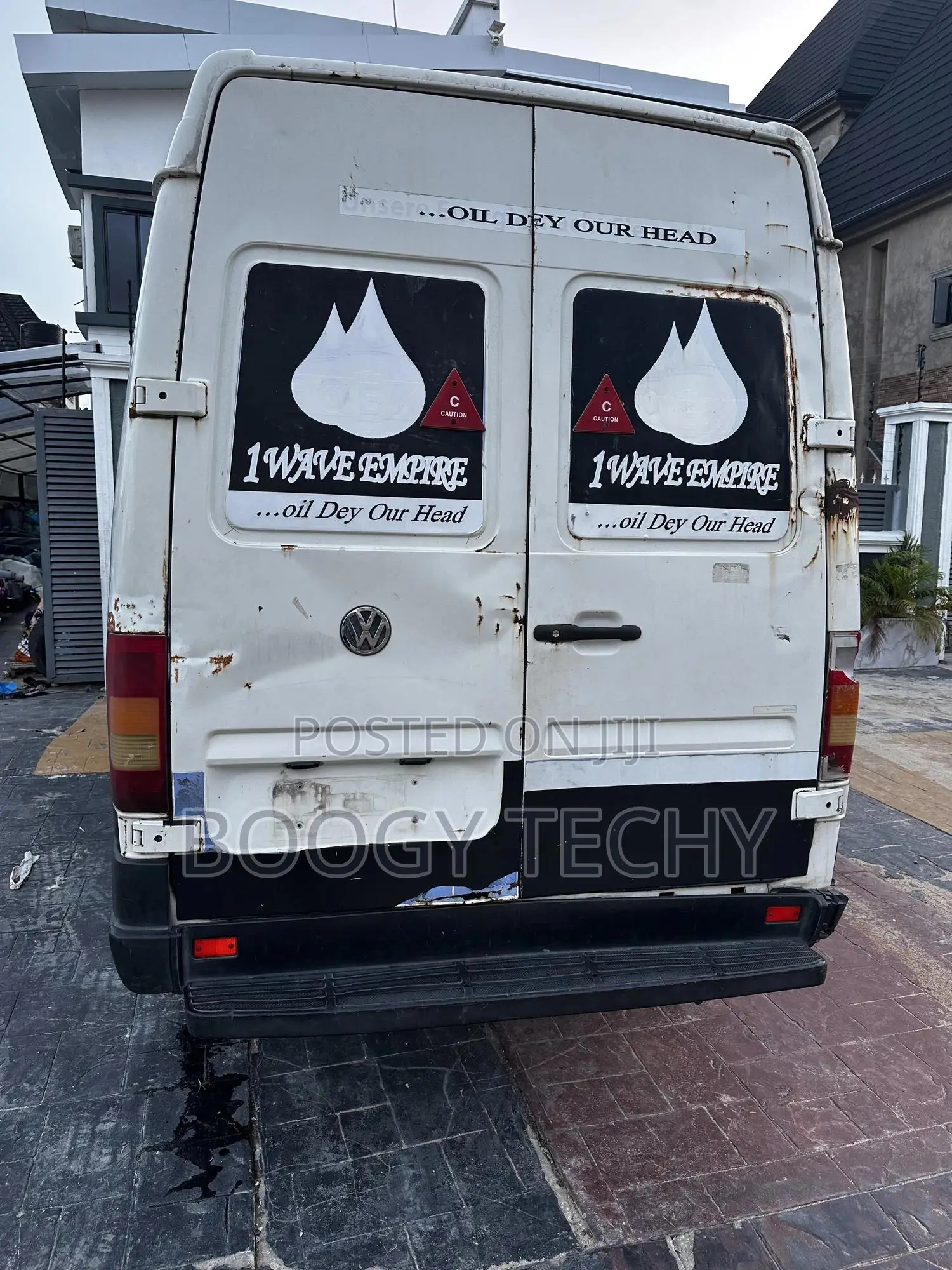 Volkswagen LT 2000 White