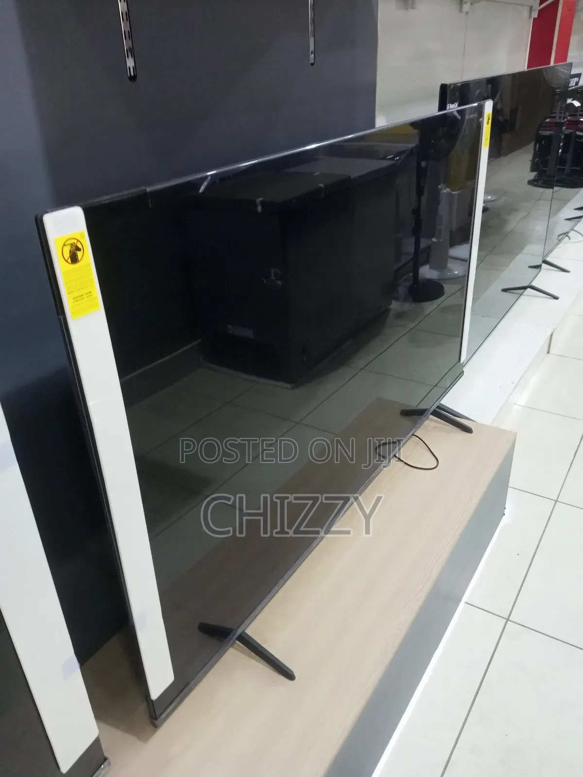 Hisense 65inches Tv