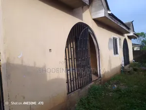 Photo - 3bdrm Bungalow in Ayobo for sale
