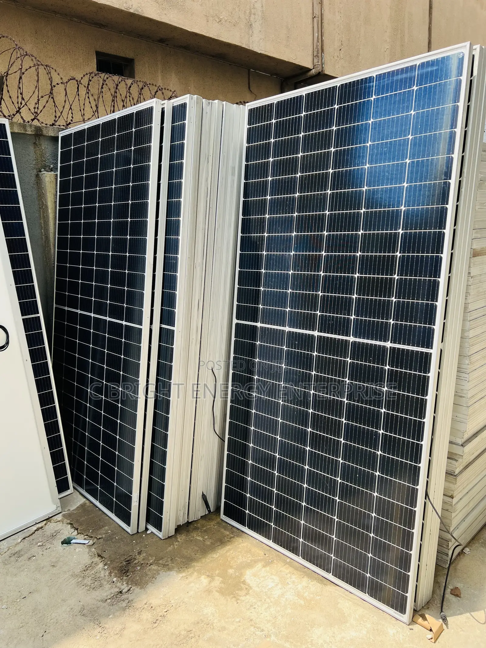 Suntech 550w Solar Panel
