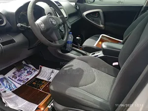 Toyota RAV4 2011 Silver