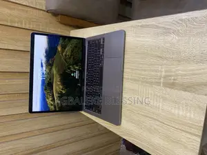 Laptop Apple MacBook Pro 2020 16GB Intel Core i7 SSD 512GB