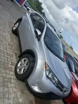 Toyota RAV4 XLE AWD (2.5L 4cyl 6A) 2013 Silver