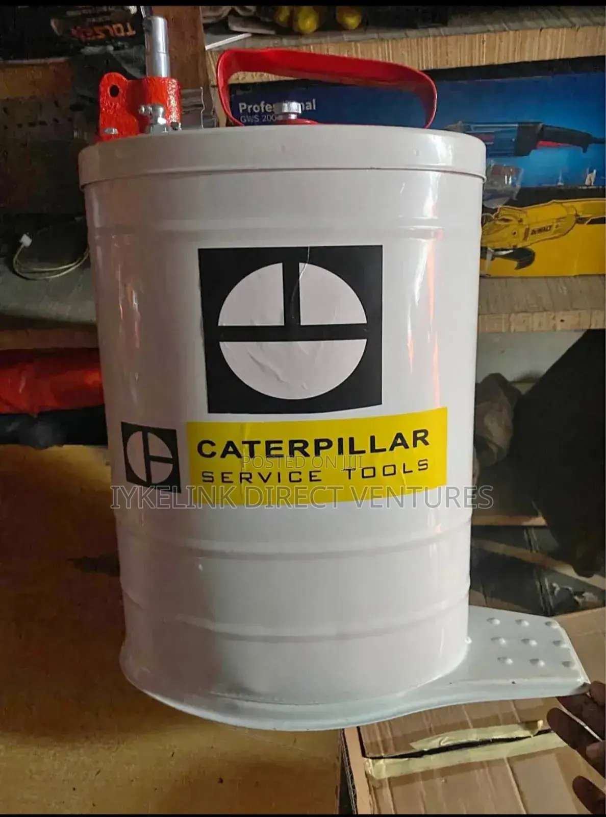 Caterpillar Grease Bucket