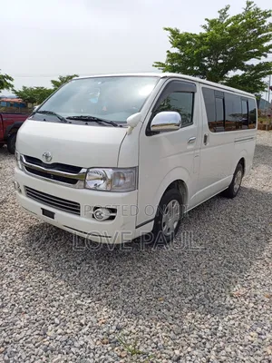 Toyota HiAce 2013 White