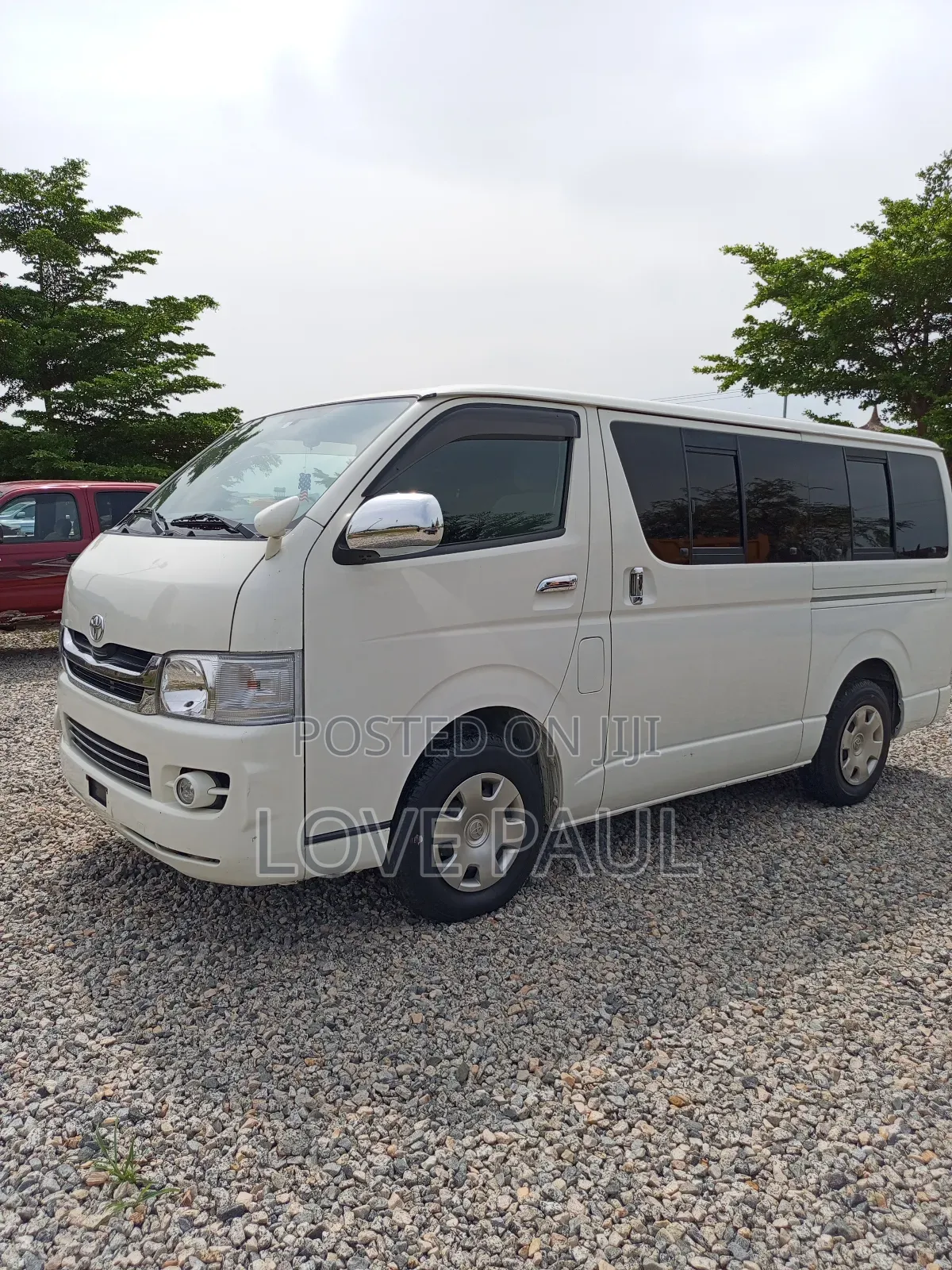 Toyota HiAce 2013 White