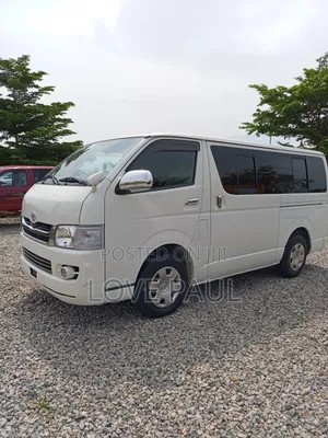 Toyota HiAce 2013 White