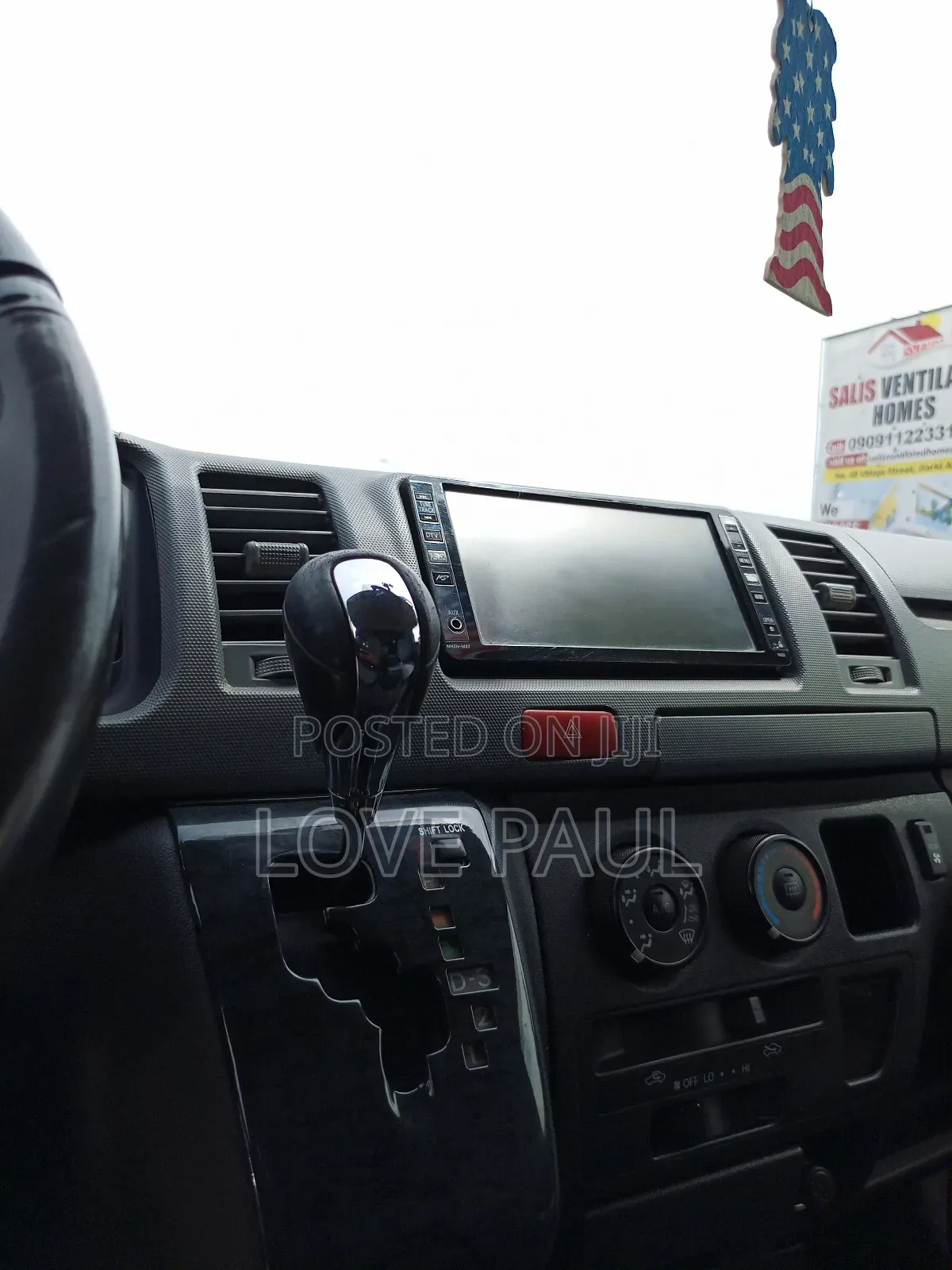 Toyota HiAce 2013 White