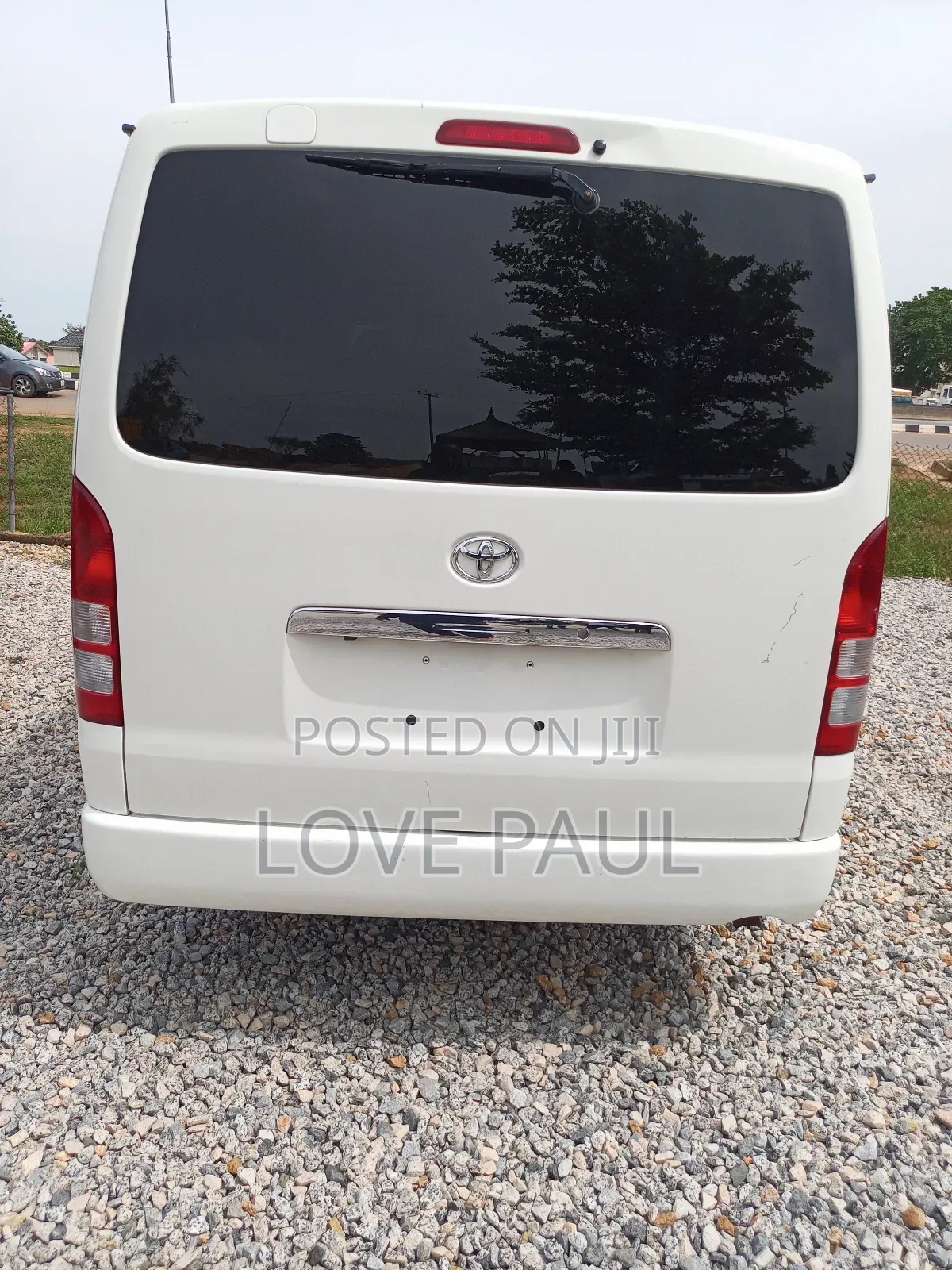Toyota HiAce 2013 White