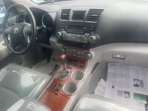 Toyota Highlander 2010 Gray