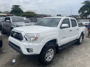 Toyota Tacoma 2014 White