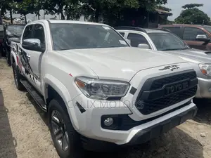 Toyota Tacoma 2018 White