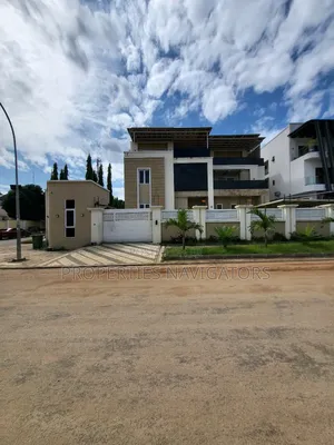 7bdrm Mansion in Apo District for sale