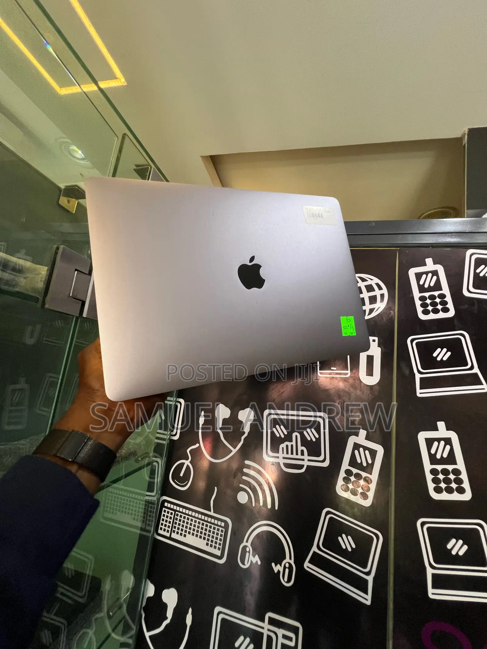 Laptop Apple MacBook Pro 2017 16GB Intel Core i7 SSD 512GB