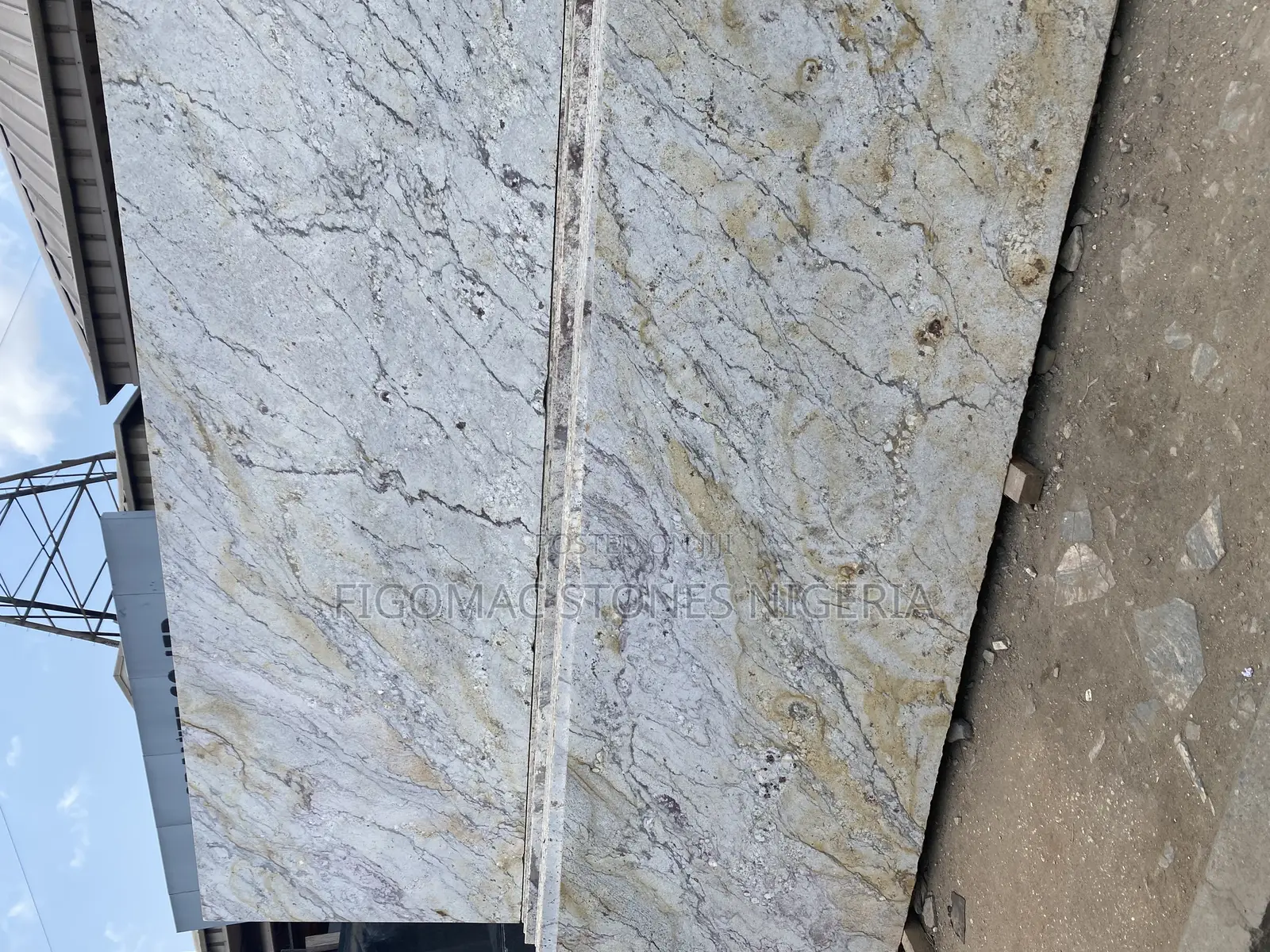 Colonial Gold Slab