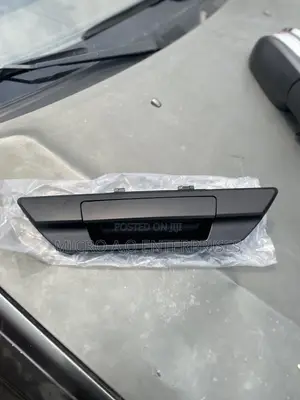 Tail Board Opener