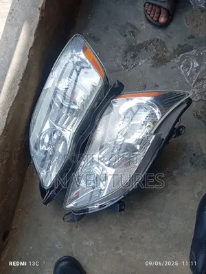 Headlight Toyota Avalon 2008