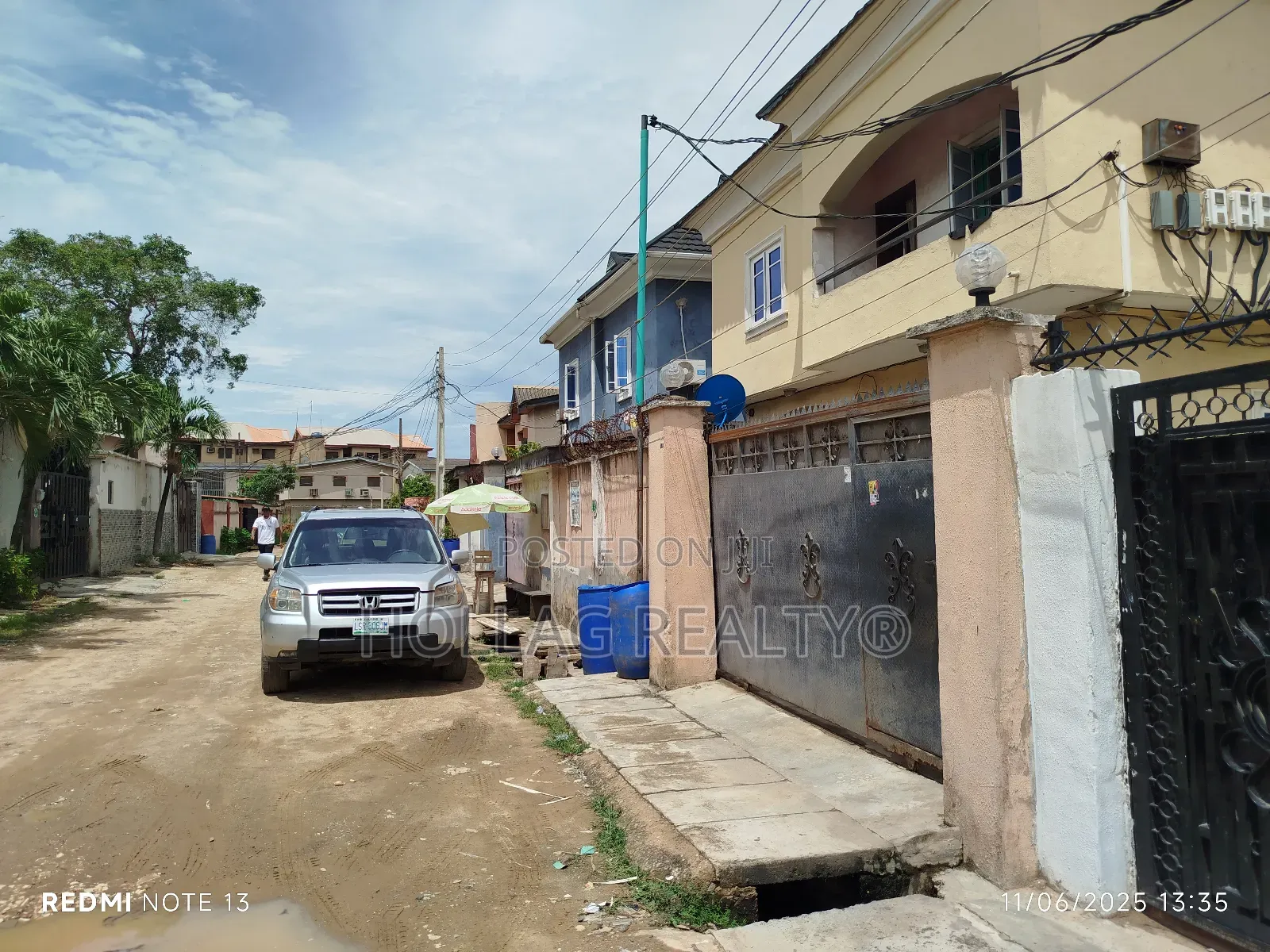 1bdrm Block of Flats in Ajao Estate for sale