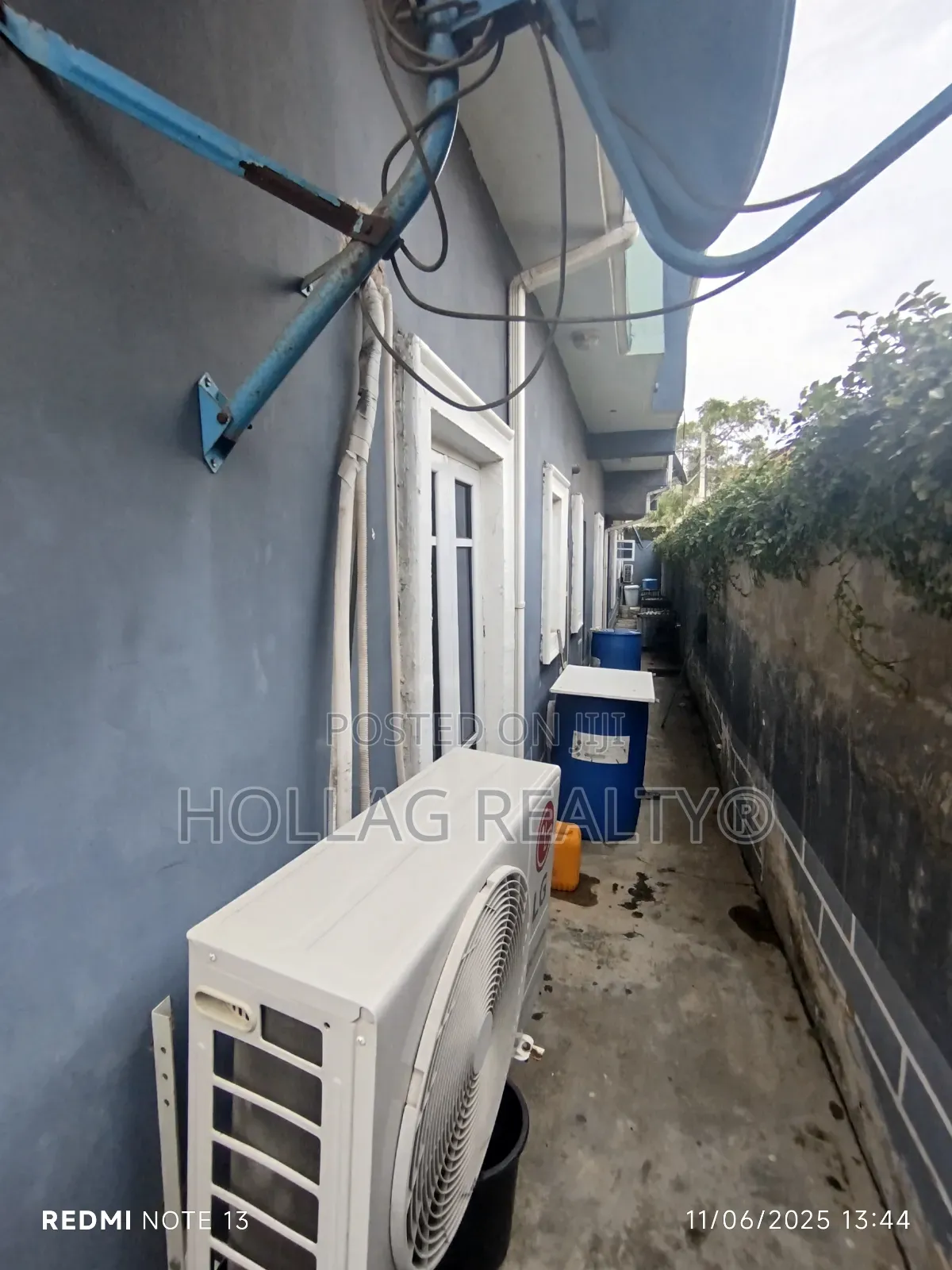 1bdrm Block of Flats in Ajao Estate for sale