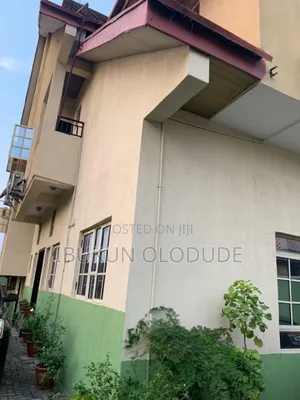 5bdrm Duplex in Arowojobe Estate, Maryland for sale