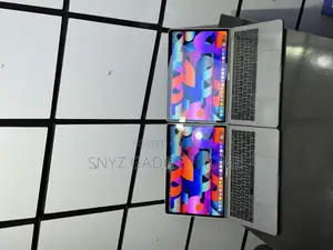Photo - Laptop Apple MacBook Pro 2017 8GB Intel Core I5 SSD 512GB