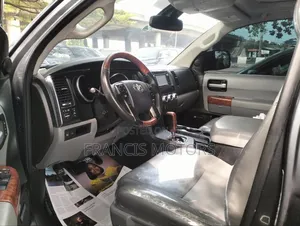Toyota Sequoia Platinum 4x4 2020 Gray