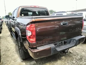 Toyota Tundra 2018 Brown