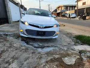 Photo - Toyota Avalon 2013 White
