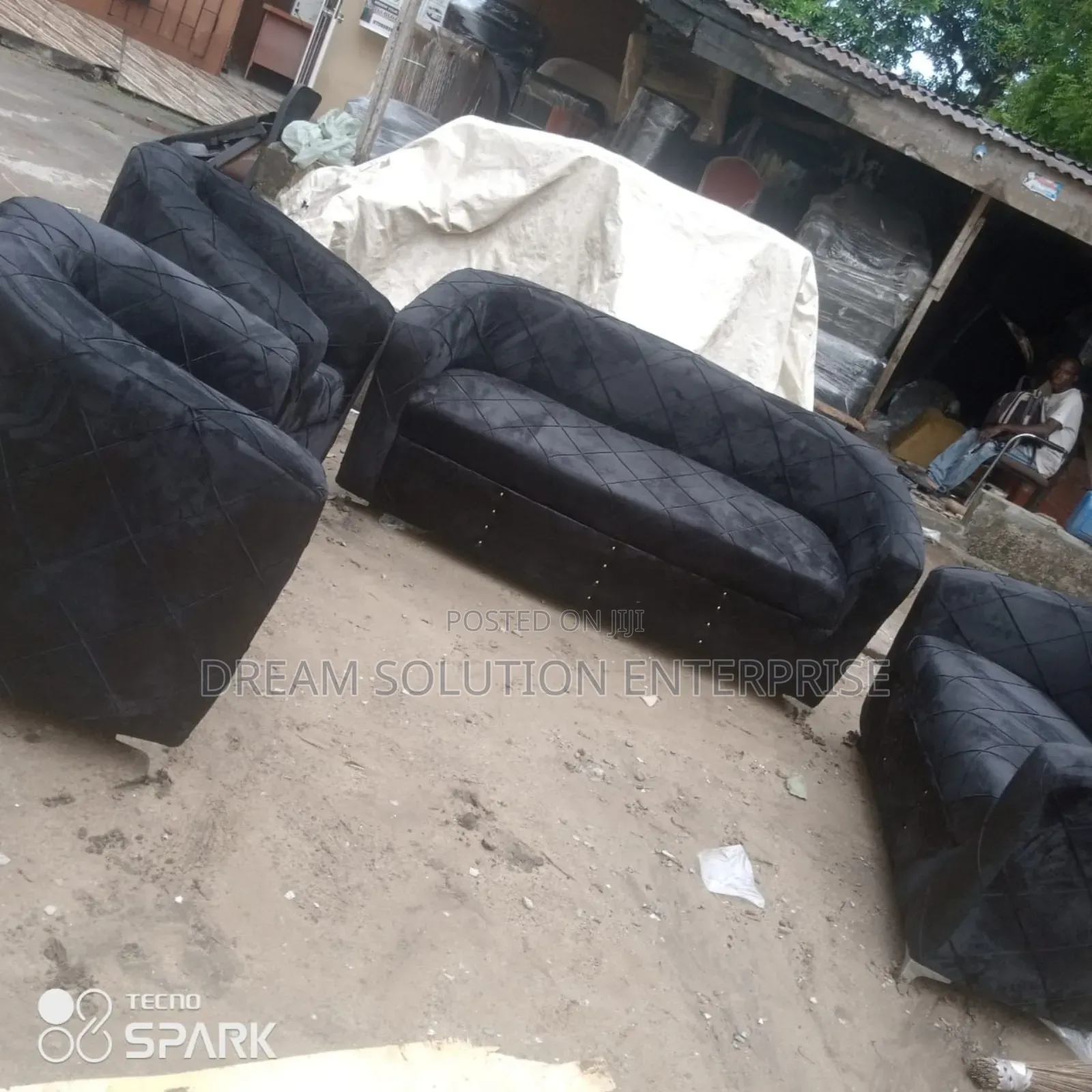 7 Seater Bucket Chair