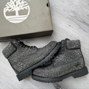 Luxury Custom Swarovski Timberland Crystal 6inch Boots Black