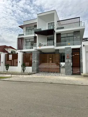 8bdrm Mansion in Asokoro for sale