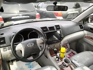 Toyota Highlander 2010 Silver