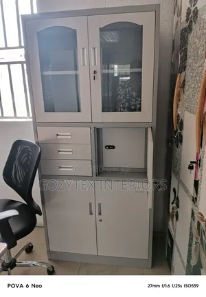Carbinet With Drawers