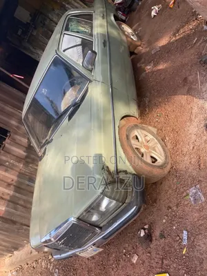 Mercedes-Benz 200 1977 Green