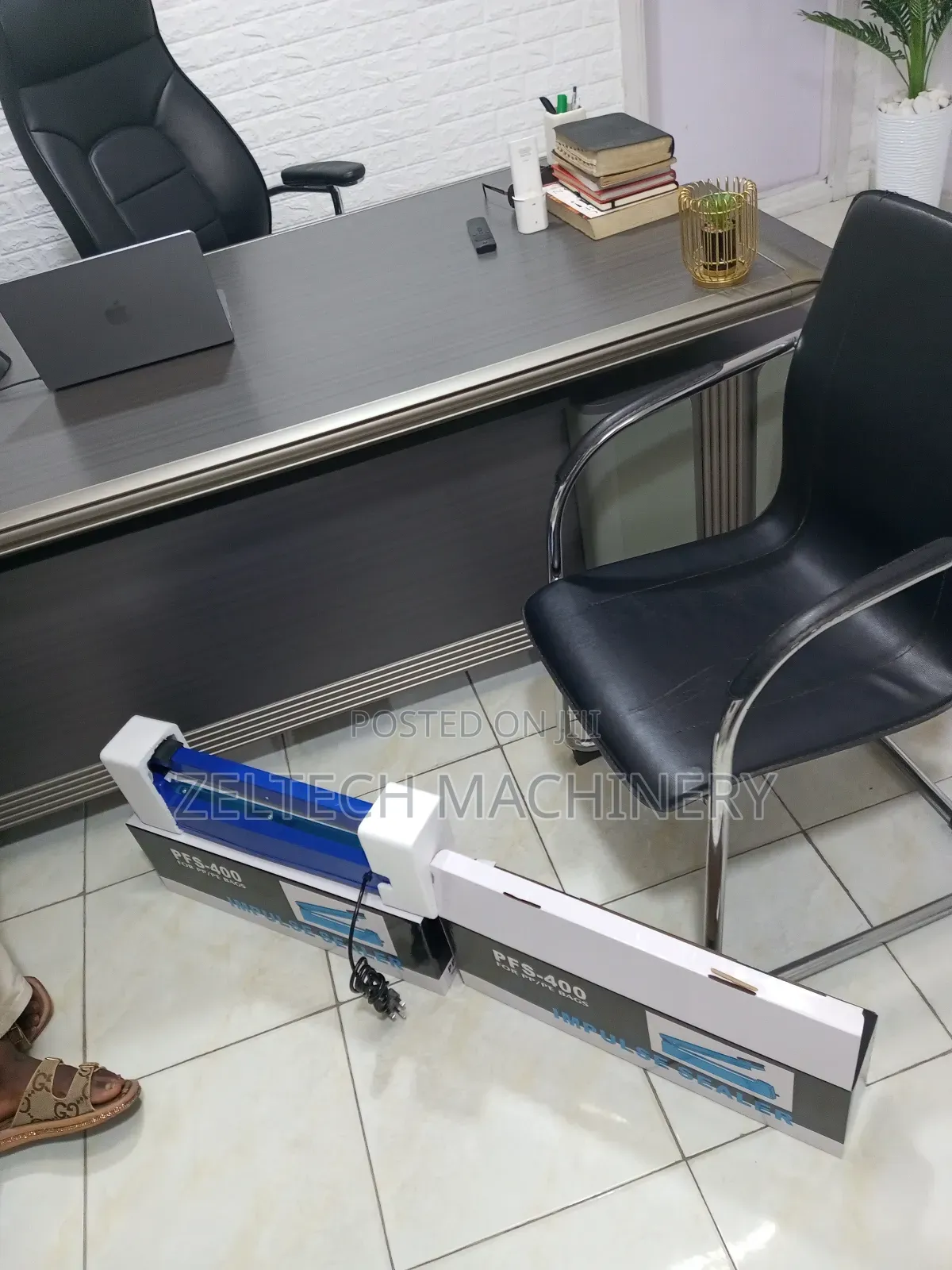 PFS 400 Sealing Machine