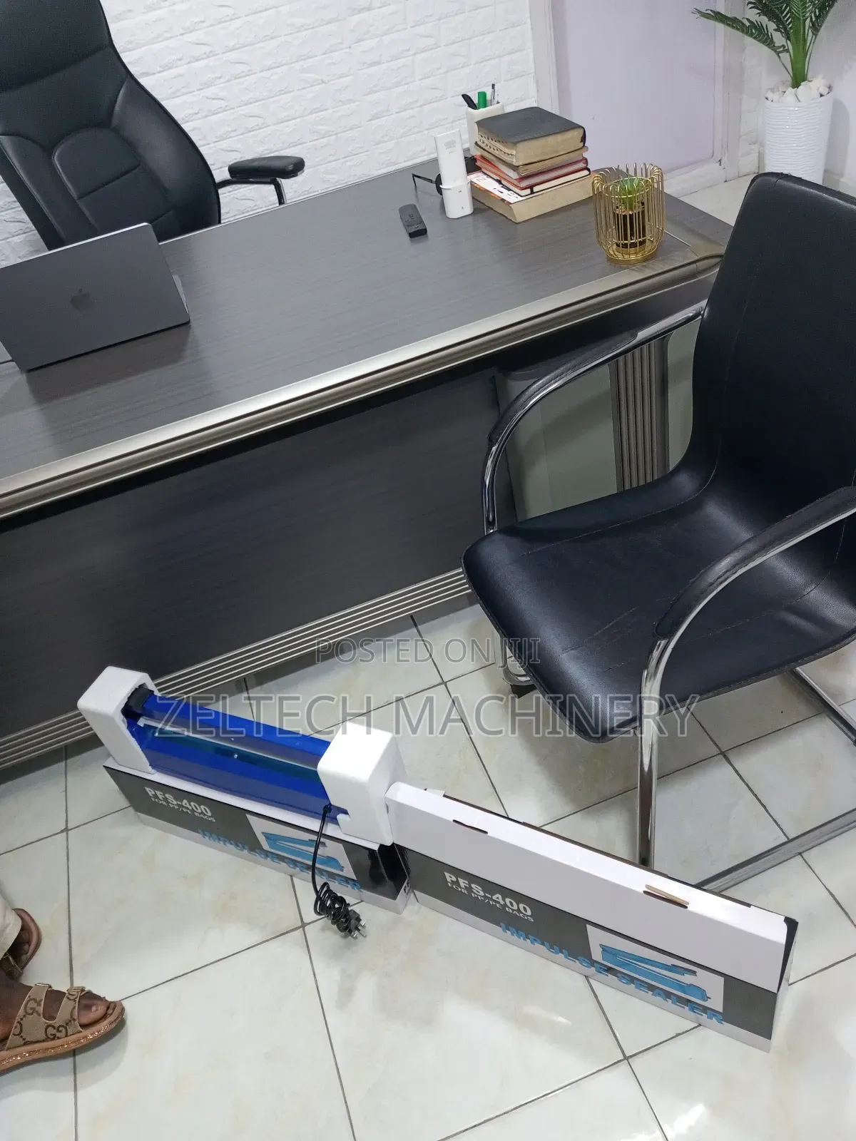 PFS 400 Sealing Machine