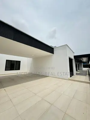 4bdrm Duplex in Banana Island for sale